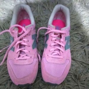 Never worn New Balance sneakers